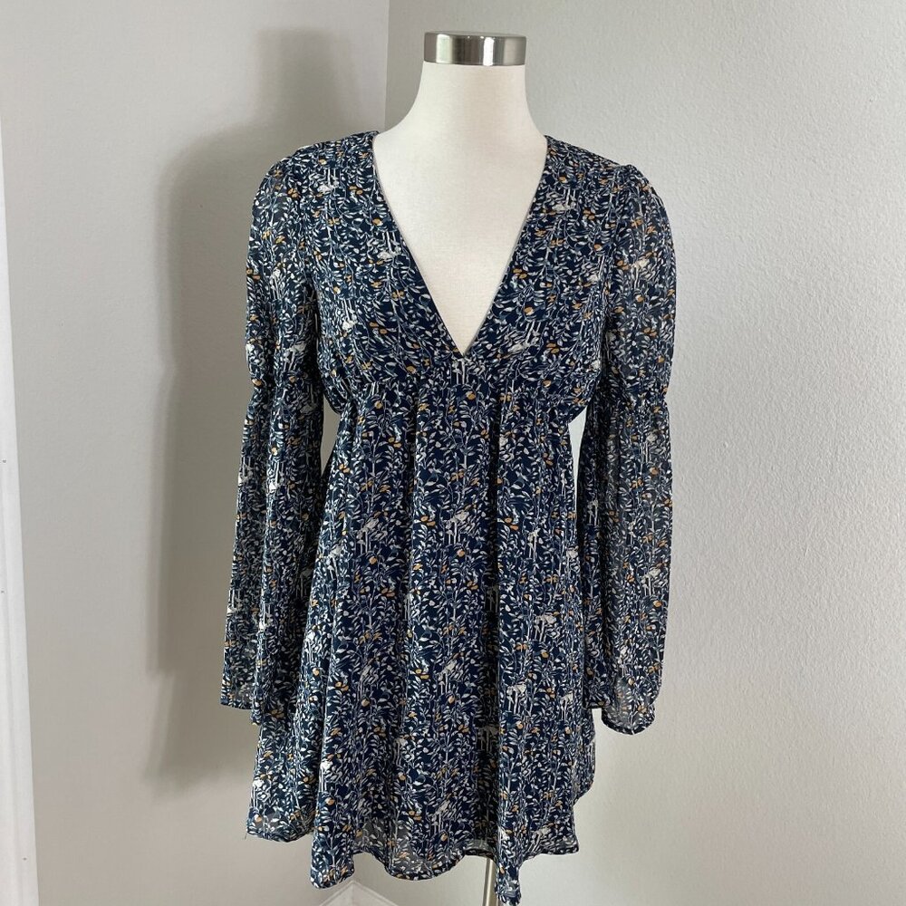 Lucca Womens XS Babydoll Mini Dress Long Bell Sleeve V‎ Neck